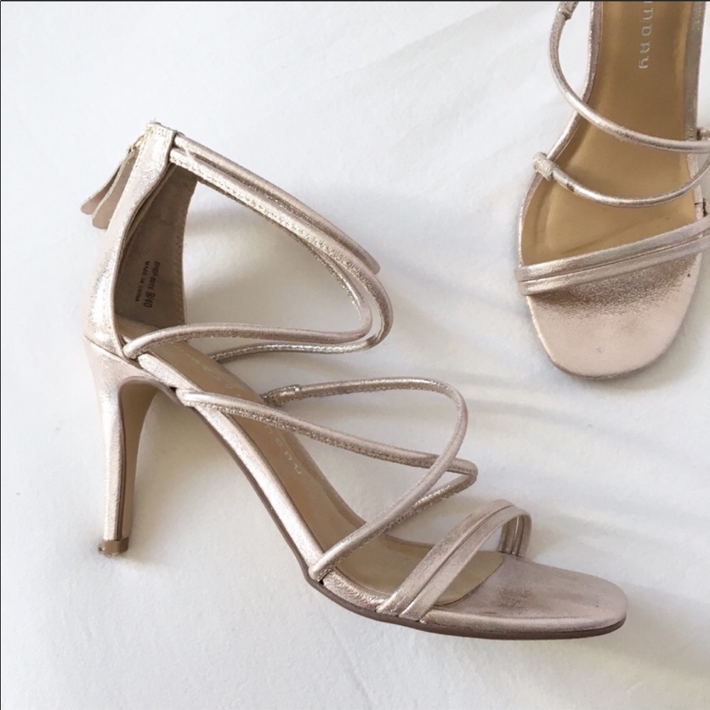 CHINESE LAUNDRY 9 Strappy Light Rose Gold Heels